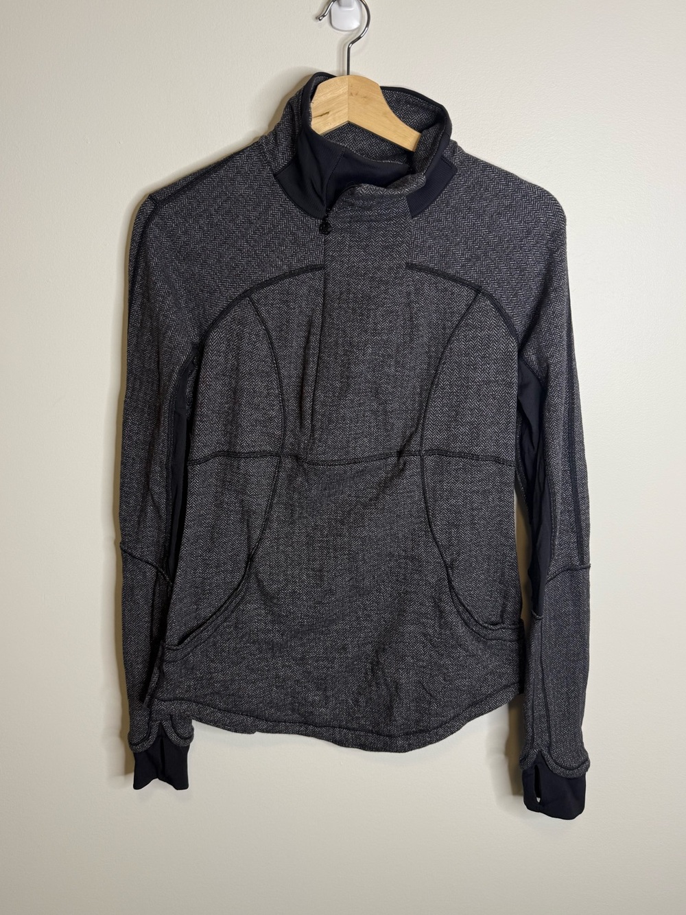 LULULEMON Base Runner 1/2 Zip Heathered Herringbone - Size 6 gray black